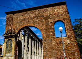 Lamp and the Columns of San Lorenzo, Milan, Italy, 2019.jpg